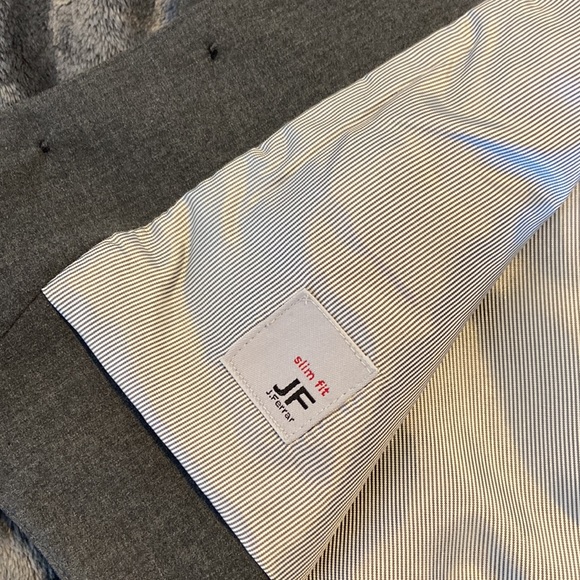 Vest - Picture 3 of 5